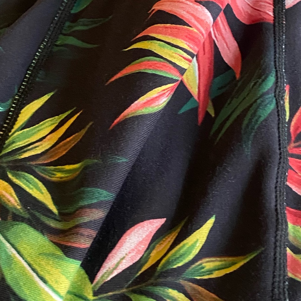 Torrid Size 4 Performance Core Crop Active Leggin… - image 3